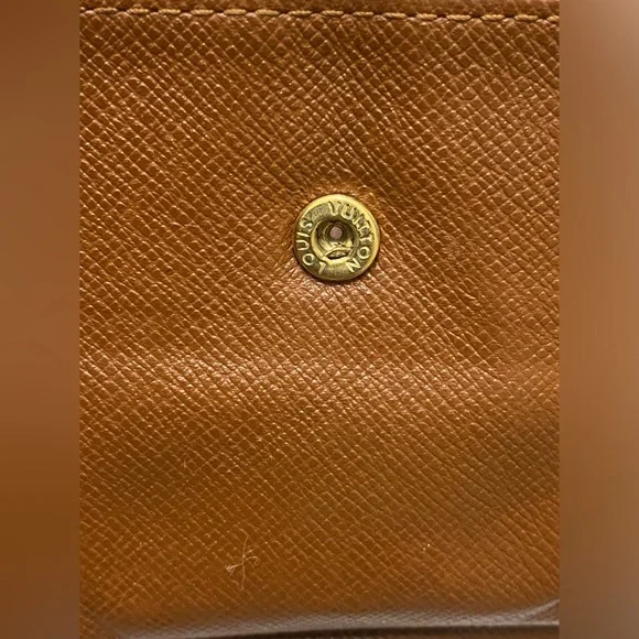 Louis Vuitton Vintahe wallet - Picture 9 of 12